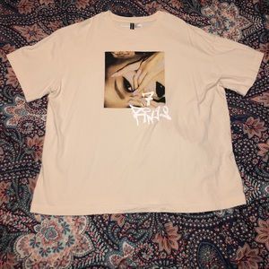 Ariana Grande H&M ‘7 Rings’ Tee